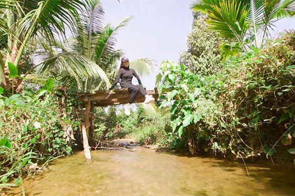 Mỹ nhân chán phố về quê: Lý Nhã Kỳ làm nông trường, Minh Hằng mua đất trồng cây, nuôi cá-7