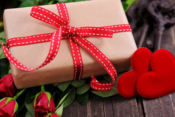 Tiết lộ sốc Socola Valentine 14/2: Hộp quà giá tiền triệu, giá sỉ 3.000 đồng-1