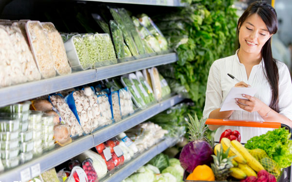 Nằm lòng 5 mẹo để không chi tiêu quá đà khi đi siêu thị thời bão giá-1