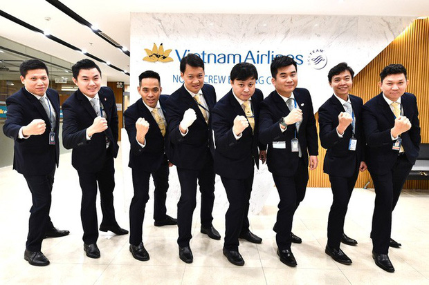 9 giờ không ăn, không uống của phi hành đoàn trên chuyến bay đặc biệt đưa công dân Việt từ Vũ Hán về nước-1