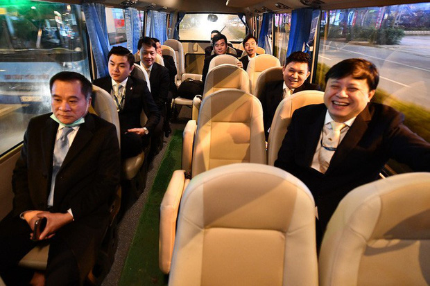 9 giờ không ăn, không uống của phi hành đoàn trên chuyến bay đặc biệt đưa công dân Việt từ Vũ Hán về nước-2