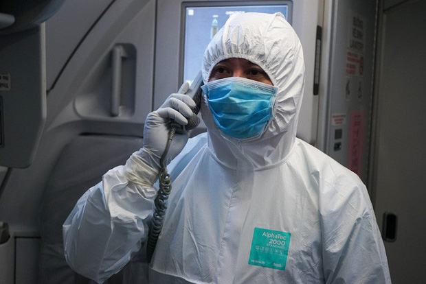 9 giờ không ăn, không uống của phi hành đoàn trên chuyến bay đặc biệt đưa công dân Việt từ Vũ Hán về nước-3