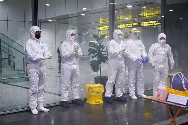 9 giờ không ăn, không uống của phi hành đoàn trên chuyến bay đặc biệt đưa công dân Việt từ Vũ Hán về nước-4