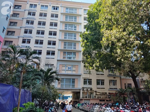 Sinh con thuận tự nhiên tại nhà, sản phụ ở TP.HCM phải nhập viện cấp cứu nhưng lại tố bệnh viện dụ lấy tiền-1