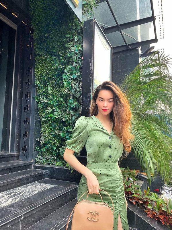 Ra khu trượt tuyết nhưng lại diện bộ đồ hệt quý bà, chắc chỉ Hà Hồ mới tự tin vậy-4