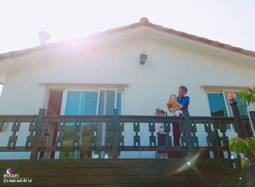 Thương vợ liệt nằm 1 chỗ, cụ ông Hàn Quốc xây cả khu vườn khiến con dâu Việt thán phục-1