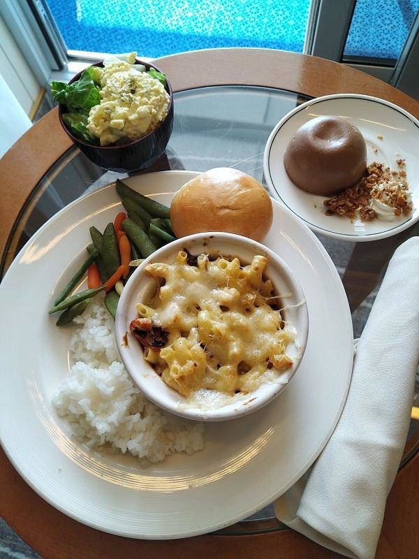 Những bữa ăn trên du thuyền Nhật Bản bị cách ly: Không khác gì nhà hàng hạng sang-12