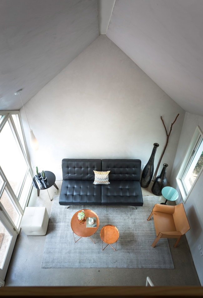 Ít tiền, xây ngôi nhà liêu xiêu như sắp đổ, vợ chồng trẻ khiến ai cũng kinh ngạc-8