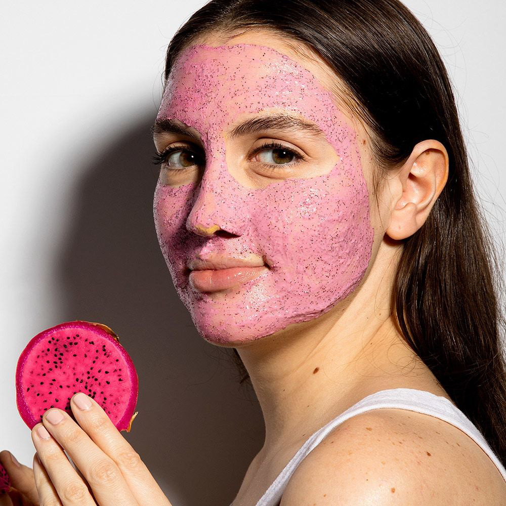 Chị em mua thanh long về làm mặt nạ này thì da dẻ mượt mà, nếp nhăn cũng mờ đi thấy rõ-2