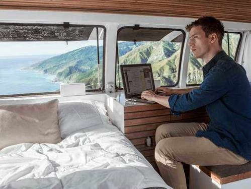 Rủ bạn gái về quê xây túp lều lý tưởng khiến ai cũng thích-1