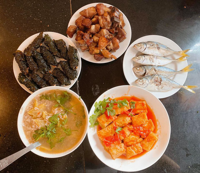 Chẳng hẹn mà gặp, cả Ngọc Nữ và Nhật Linh cùng khoe mâm cơm nhà: Ai mới là người đảm đang hơn ta?-3