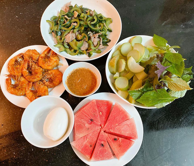 Chẳng hẹn mà gặp, cả Ngọc Nữ và Nhật Linh cùng khoe mâm cơm nhà: Ai mới là người đảm đang hơn ta?-4