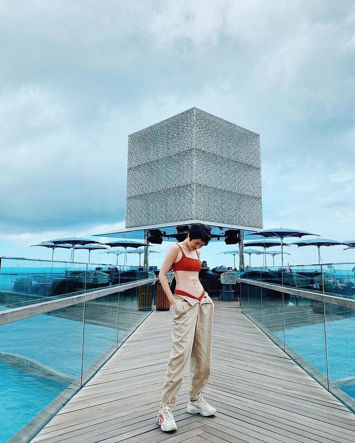 Nối bước dàn mỹ nhân đàn chị, Chi Pu lăng-xê mốt quần chưa kịp kéo khóa tột bậc sexy-5