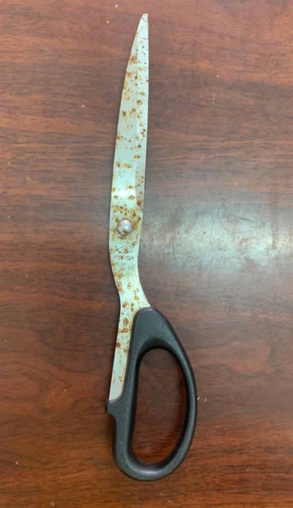 Bị cướp, cô gái trẻ đánh tên cướp trọng thương rồi gọi xe cấp cứu đưa đi viện-2