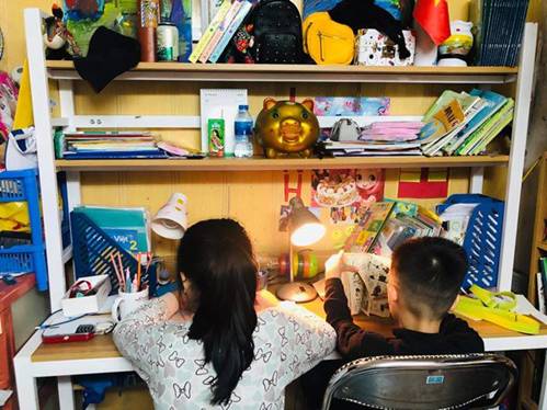 Trẻ nghỉ học tránh dịch: Mẹ gồng mình quản 8 con lẫn cháu, mẹ cho con về quê lánh nạn-1