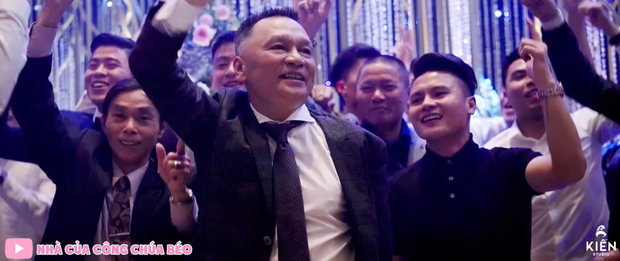 Phát hiện ra soái ca đáng yêu không kém gì chú rể trong đám cưới Duy Mạnh - Quỳnh Anh qua khoảnh khắc đắt giá-6