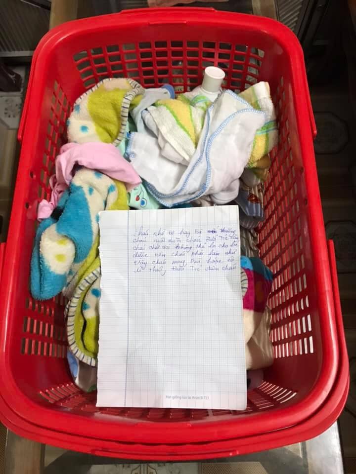 Mẹ bỏ rơi con mới sinh kèm theo lời nhắn: Cháu trót dại, mong cô bác nuôi giùm”-3