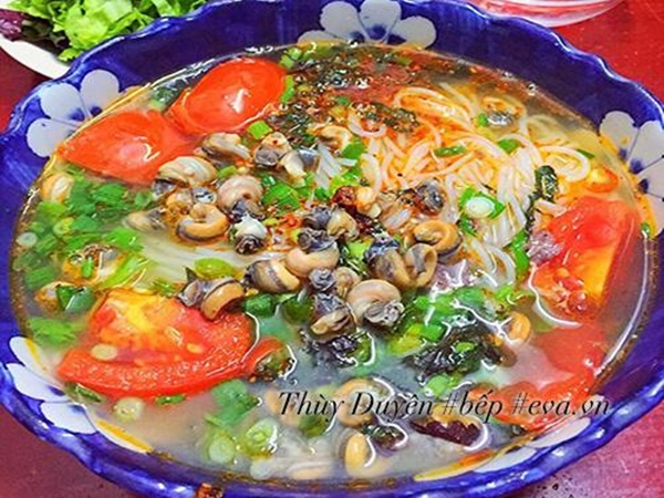 Vợ khéo tay tự nấu 4 món bún ăn sáng tuyệt ngon chồng con chẳng phải ra hàng-4