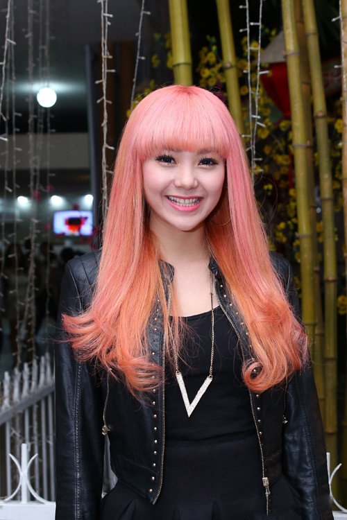 Thuý Ngân lại chơi trội với màu tóc hồng, vượt hẳn Minh Hằng, Hari Won vì quá xinh-10