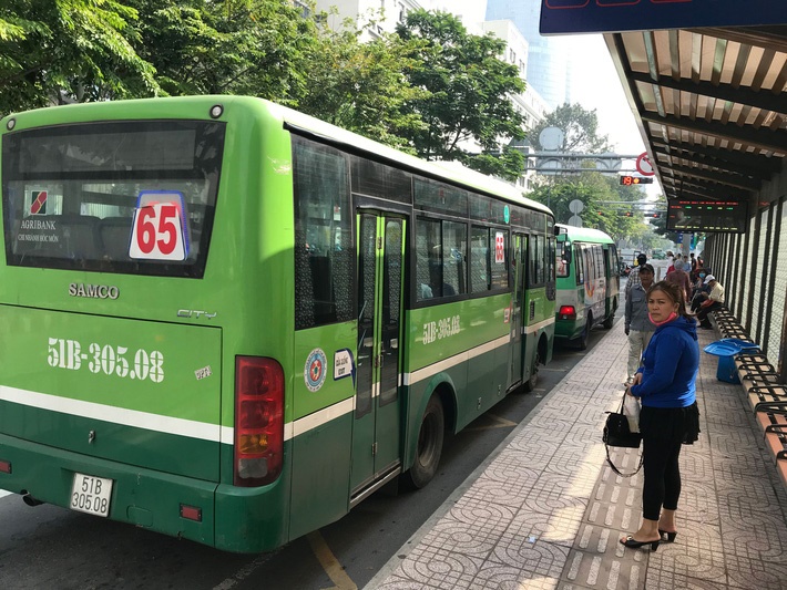 Nếu đi học bằng phương tiện công cộng như xe buýt, học sinh, sinh viên cần lưu ý gì để tránh nguy cơ bị lây nhiễm virus 2019-nCoV?-1