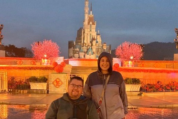 Không mang bất kỳ triệu chứng nào, cặp đôi chết lặng khi có tiếng gõ cửa thông báo: Bạn đã bị nhiễm virus Covid-19 phá tan chuyến du lịch hạng sang-1