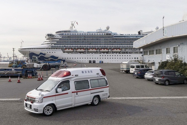 Không mang bất kỳ triệu chứng nào, cặp đôi chết lặng khi có tiếng gõ cửa thông báo: Bạn đã bị nhiễm virus Covid-19 phá tan chuyến du lịch hạng sang-2