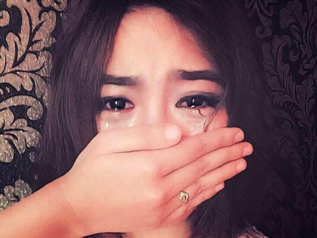 Đám tang vợ cũ của chồng, tôi tự tay làm những việc cuối cùng cho cô ấy rồi đeo khăn tang, ngồi cạnh linh cữu-2