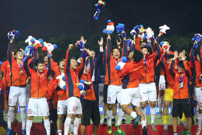 Nếu chẳng thể đồng hành, xin đừng xé nát giấc mơ mang tên Văn Hậu!-7