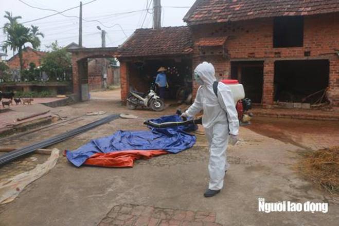 Cuộc sống của người dân xã Sơn Lôi trong ngày đầu bị cách ly bởi dịch Covid-19-8