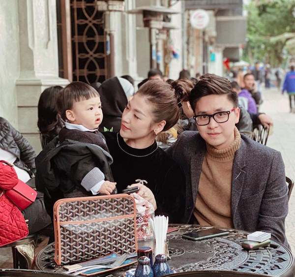 Ông xã Á hậu Tú Anh chơi lớn, chi tiền tỷ mua túi hiệu và xế sang tặng vợ nhân ngày Valentine-7