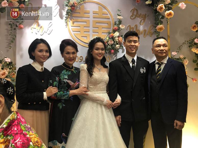 Chị em Huyền My - Quỳnh Anh giờ mới khoe ảnh chụp chung trong đám cưới: Đọ dáng thì ai hơn ai nè?-4