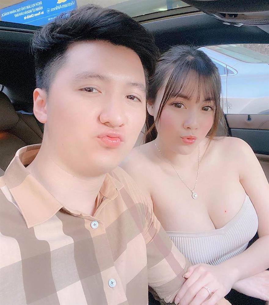 Nữ giảng viên hotgirl được chồng tổ chức Valentine lãng mạn, dân tình soi điểm lạ trên giường-2