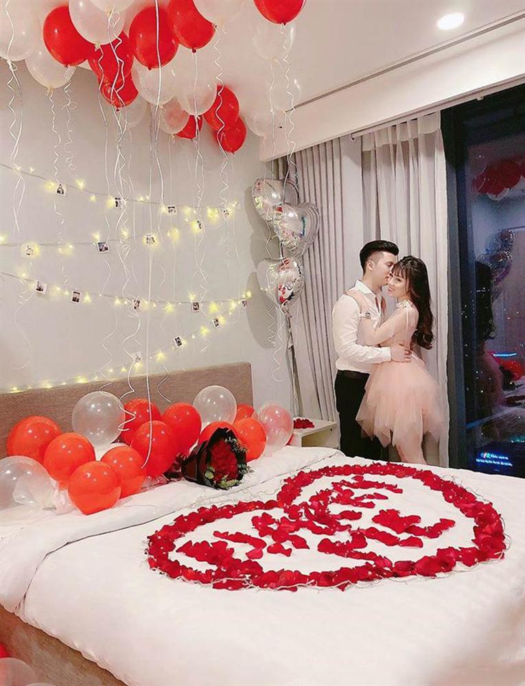Nữ giảng viên hotgirl được chồng tổ chức Valentine lãng mạn, dân tình soi điểm lạ trên giường-7