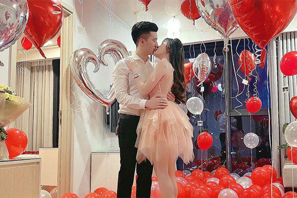 Giảng viên Học viện Tài Chính sở hữu nhan sắc cân đẹp camera thường khi dạy online khiến học trò thả tim rần rần-4