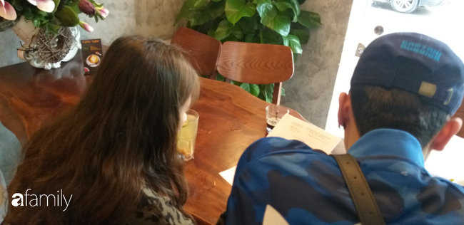 Bà bầu khóc nức nở tố cáo nhân viên cửa hàng điện thoại phát tán clip nhạy cảm vợ chồng-4