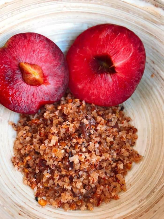 Loạn giá mận Mộc Châu trái mùa bán trên chợ mạng, tiểu thương nhét túi vài triệu/ngày-5