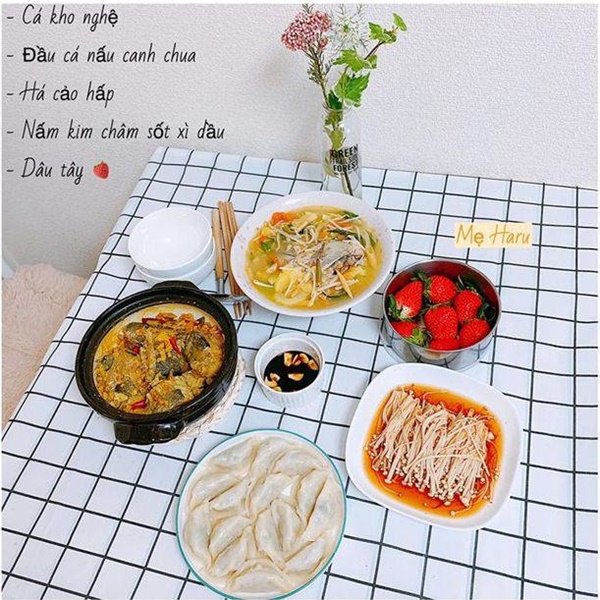 Thiếu thốn đủ bề, 9X ở Nhật vẫn nấu những mâm cơm Việt đầy ắp chỉ dưới 200 nghìn-4