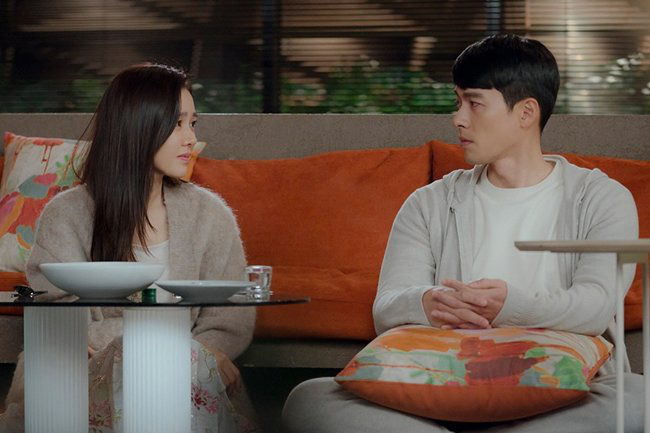 Anh quân nhân Hyun Bin: Tủ đồ hiệu chẳng kém người tình, bất ngờ nhất là chiếc sơ mi chỉ vài trăm khiến hội chị em loạn nhịp-6