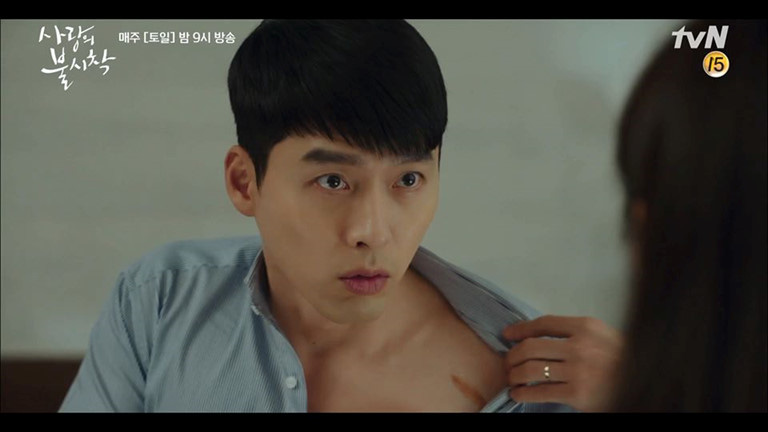 Anh quân nhân Hyun Bin: Tủ đồ hiệu chẳng kém người tình, bất ngờ nhất là chiếc sơ mi chỉ vài trăm khiến hội chị em loạn nhịp-8