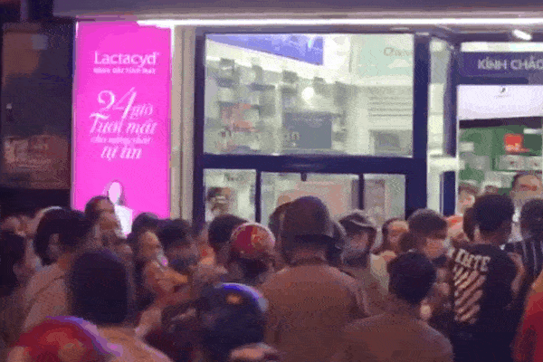 Được phát đôi khẩu trang mới, cô gái cẩn thận giặt sạch rồi tiệt trùng bằng cách có 1-0-2 khiến dân mạng cười bò khi nhìn kết quả-3