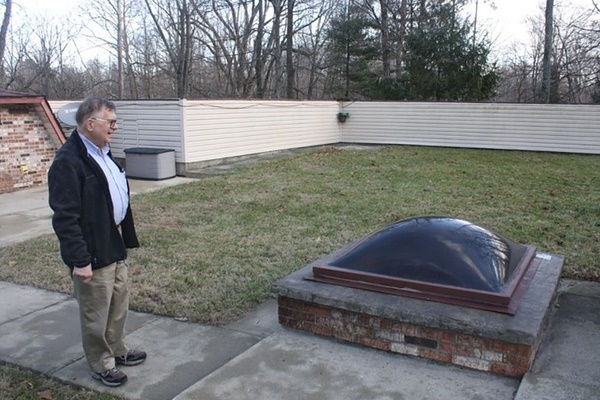 Ít tiền, xây ngôi nhà liêu xiêu như sắp đổ, vợ chồng trẻ khiến ai cũng kinh ngạc-19