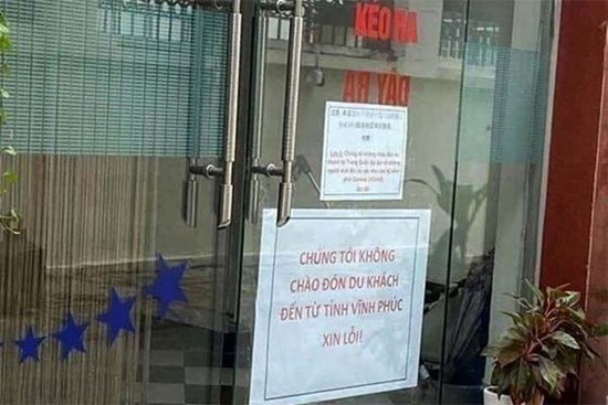 Phẫn nộ khách sạn treo biển “không chào đón du khách từ Vĩnh Phúc” giữa dịch Covid-19