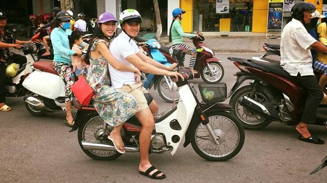 Ăn diện quá trẻ trung, Thủy Tiên bật cười khi con gái đưa ra nhận xét-11