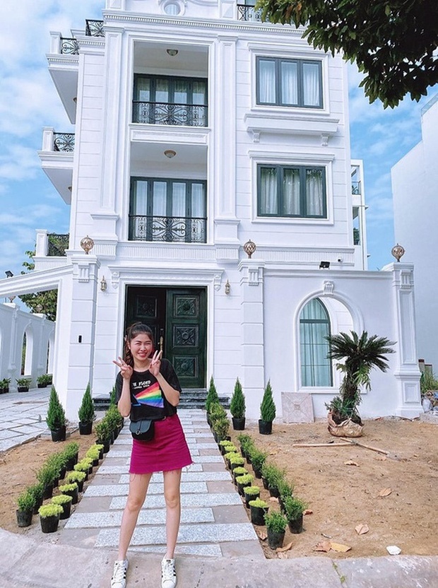 Hoa mắt vì biệt thự mới tậu của dàn sao Việt: Toàn bạc tỷ siêu sang, nhà Ngọc Trinh xa hoa như khách sạn 5 sao-5