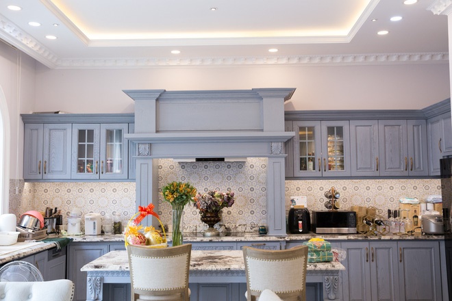 Hoa mắt vì biệt thự mới tậu của dàn sao Việt: Toàn bạc tỷ siêu sang, nhà Ngọc Trinh xa hoa như khách sạn 5 sao-9