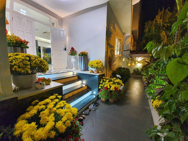 Hoa mắt vì biệt thự mới tậu của dàn sao Việt: Toàn bạc tỷ siêu sang, nhà Ngọc Trinh xa hoa như khách sạn 5 sao-11