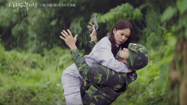Crash Landing On You: Duyên tiền định thế này mà Son Ye Jin và Hyun Bin không cưới nhau là quá phí-1
