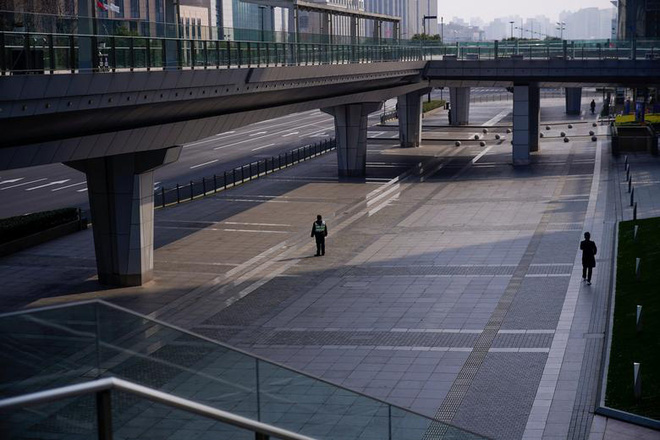 Cảnh tượng hiếm thấy: Hàng triệu người trở lại làm việc nhưng các siêu đô thị Trung Quốc vẫn chìm trong hôn mê vì virus corona-8