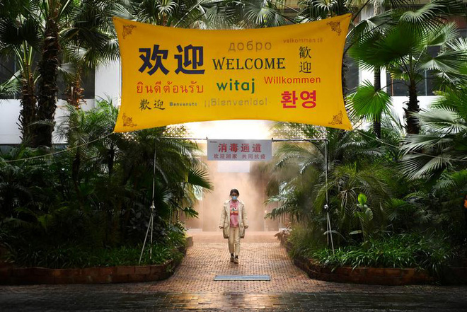 Cảnh tượng hiếm thấy: Hàng triệu người trở lại làm việc nhưng các siêu đô thị Trung Quốc vẫn chìm trong hôn mê vì virus corona-19