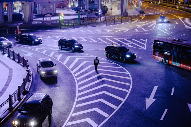 Cảnh tượng hiếm thấy: Hàng triệu người trở lại làm việc nhưng các siêu đô thị Trung Quốc vẫn chìm trong hôn mê vì virus corona-25